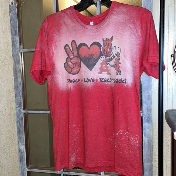 Arkansas Razorbacks Tee 🏈 - Picture 2 of 5